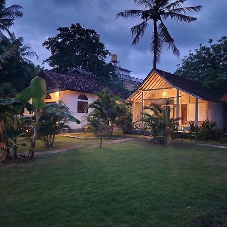 Kayu Cottage Гили Траванган Экстерьер фото