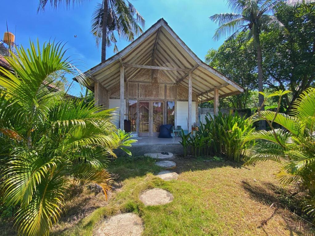 Kayu Cottage Гили Траванган Экстерьер фото